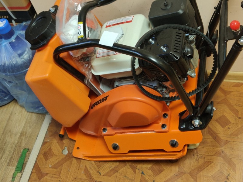 Виброплита GROST VH 80 C поступательного движения